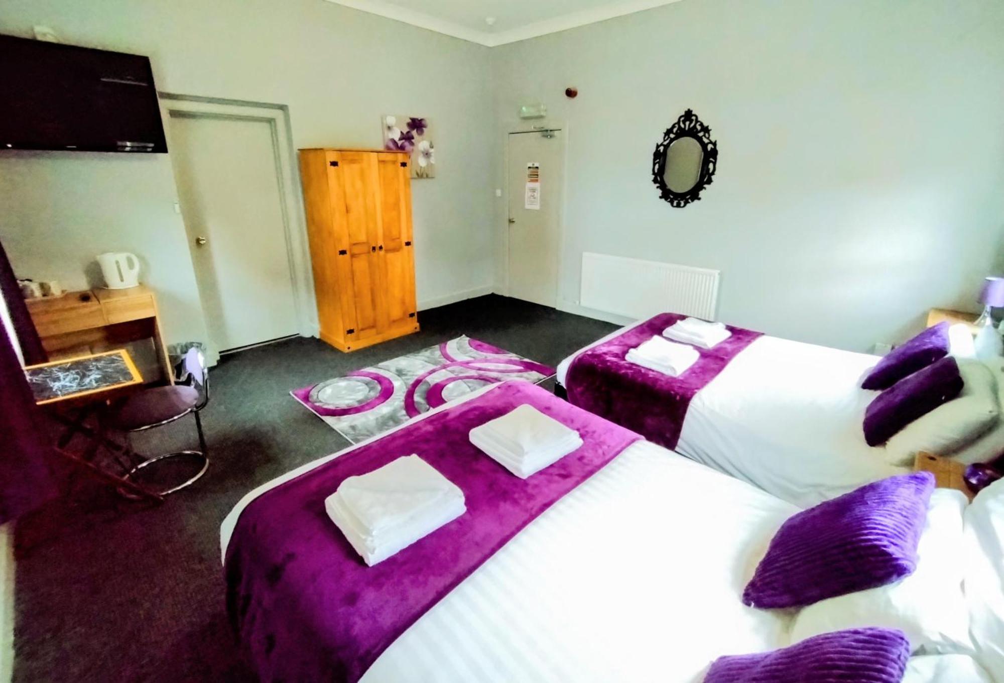 Oyo Gin House Hotel Greenock Kültér fotó