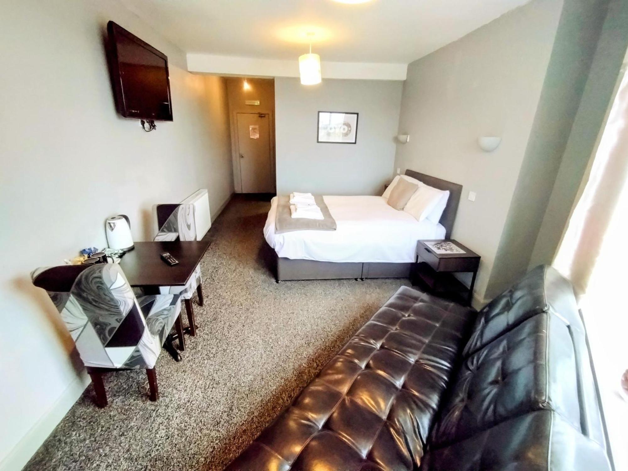 Oyo Gin House Hotel Greenock Kültér fotó