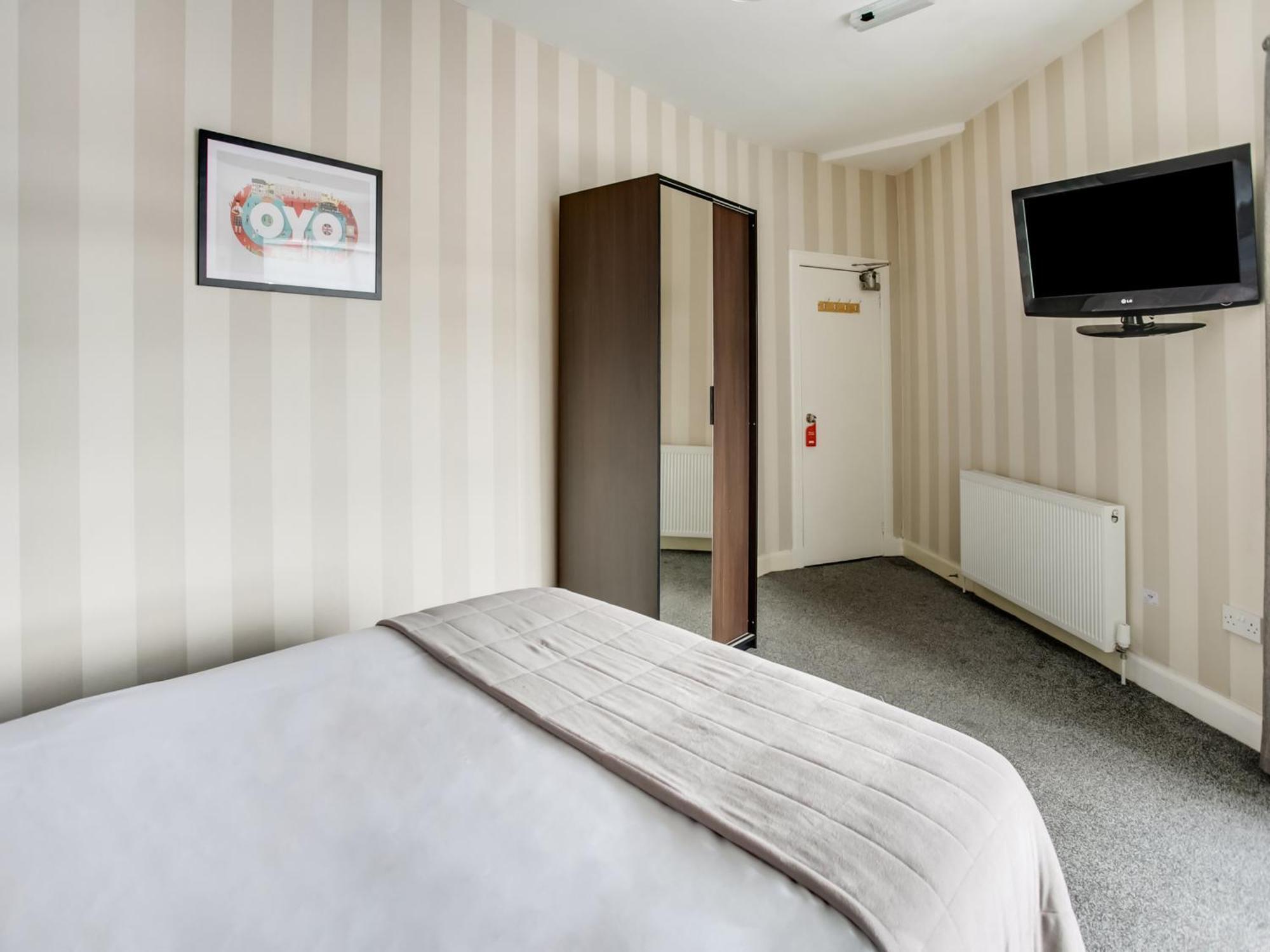 Oyo Gin House Hotel Greenock Kültér fotó